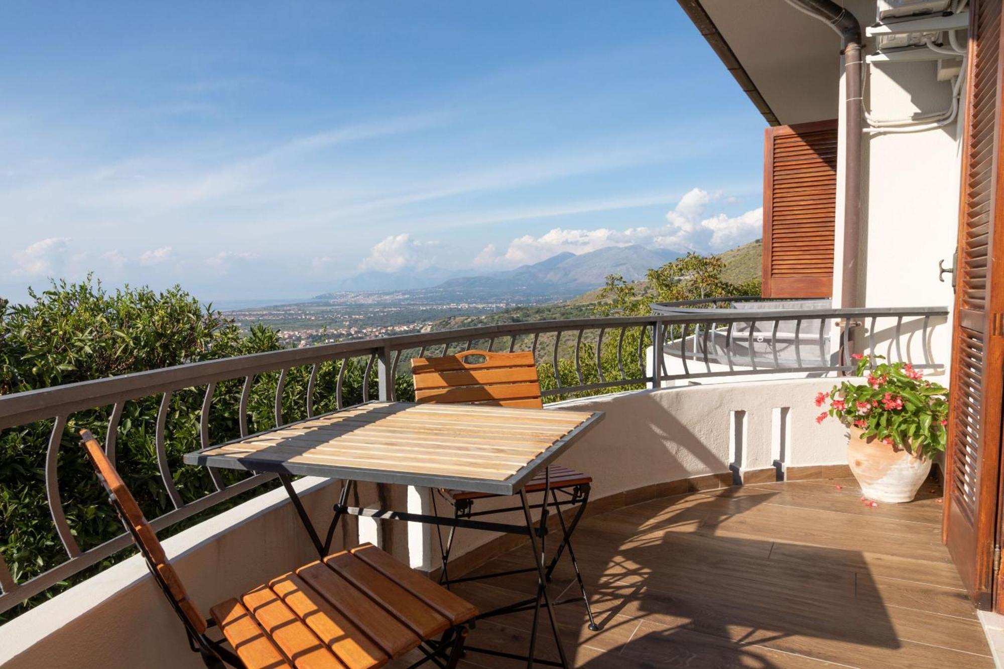 La Pastorella Boutique Hotel Maierà Стая снимка