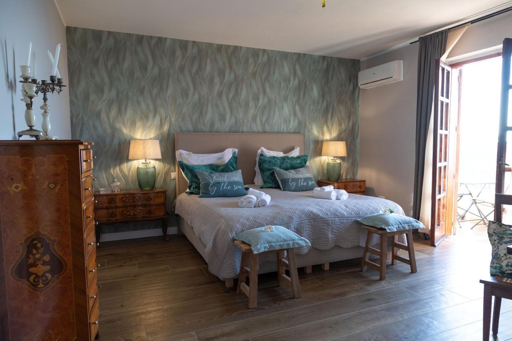 La Pastorella Boutique Hotel Maierà Стая снимка