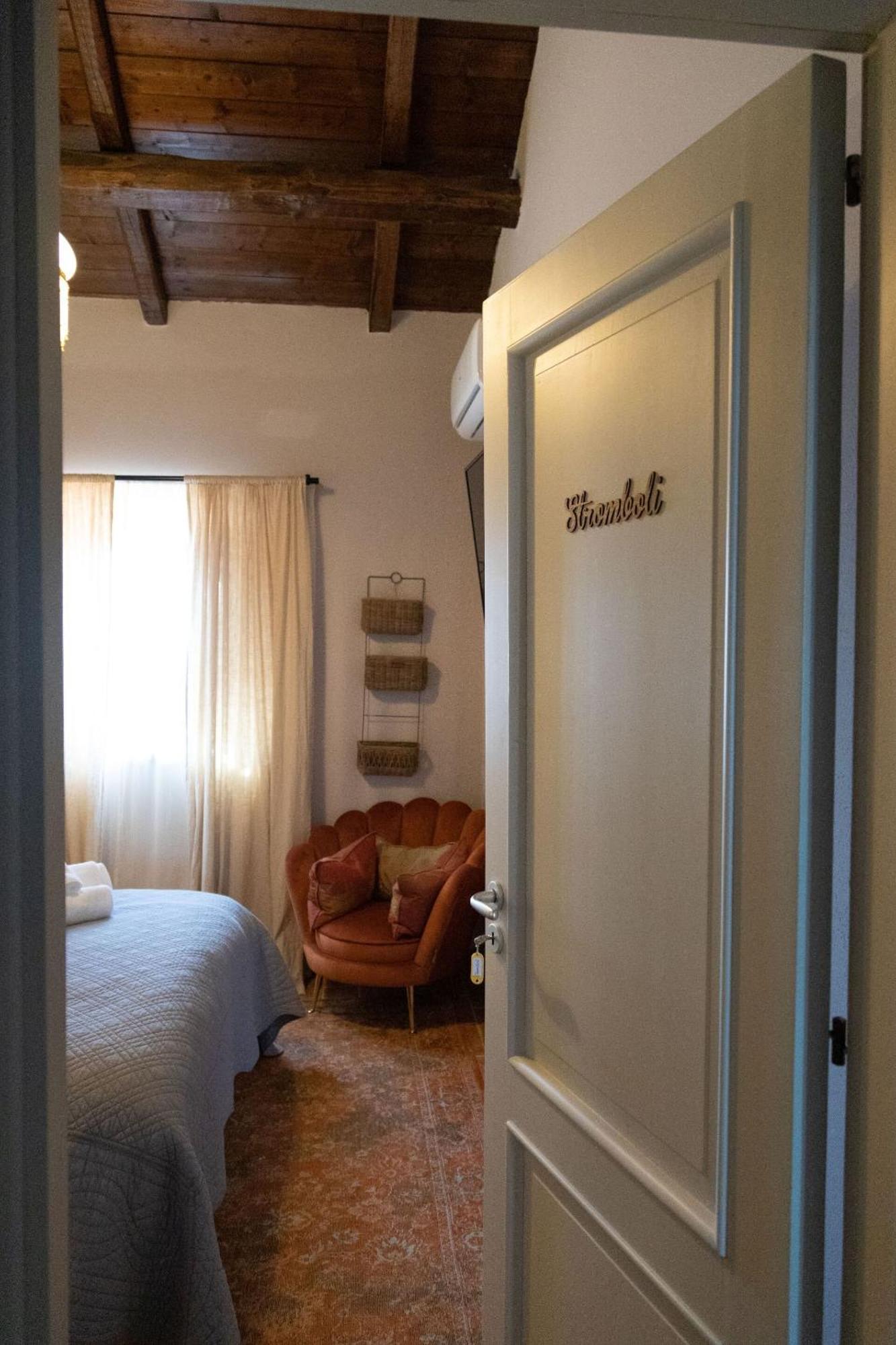 La Pastorella Boutique Hotel Maierà Стая снимка