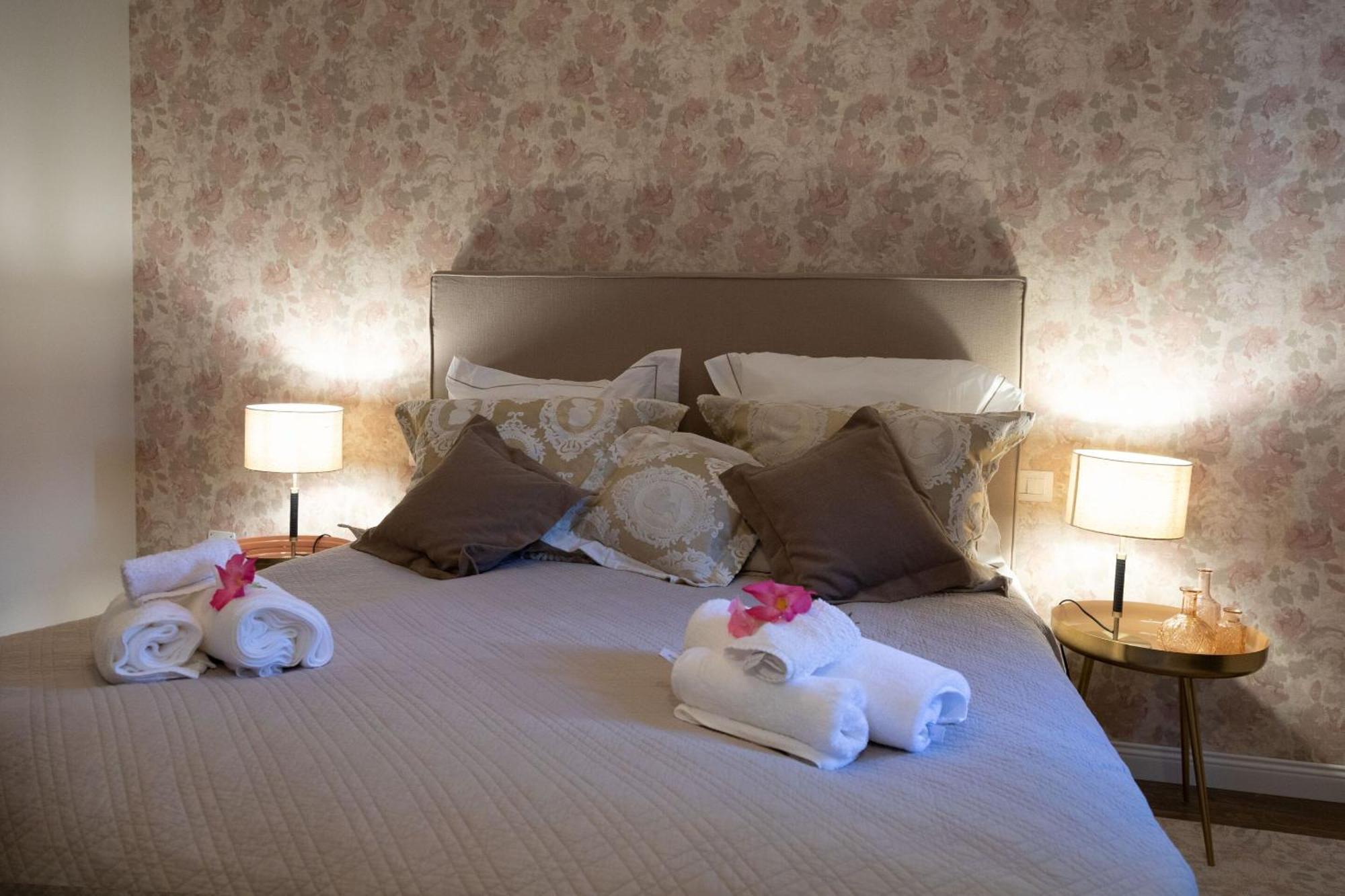 La Pastorella Boutique Hotel Maierà Стая снимка
