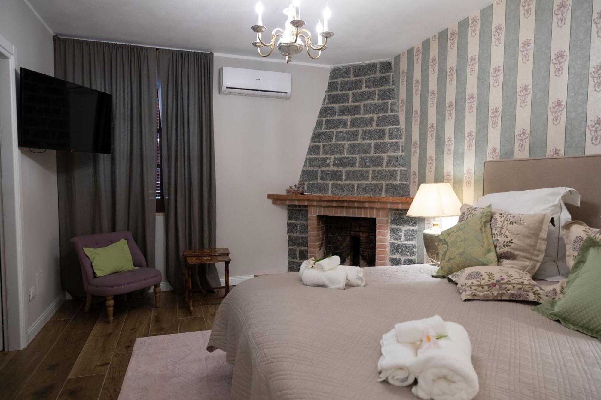 La Pastorella Boutique Hotel Maierà Стая снимка